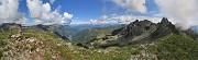 25 In vetta al Monte di Sopra (2269 m) per continuare in cresta verso il Valletto